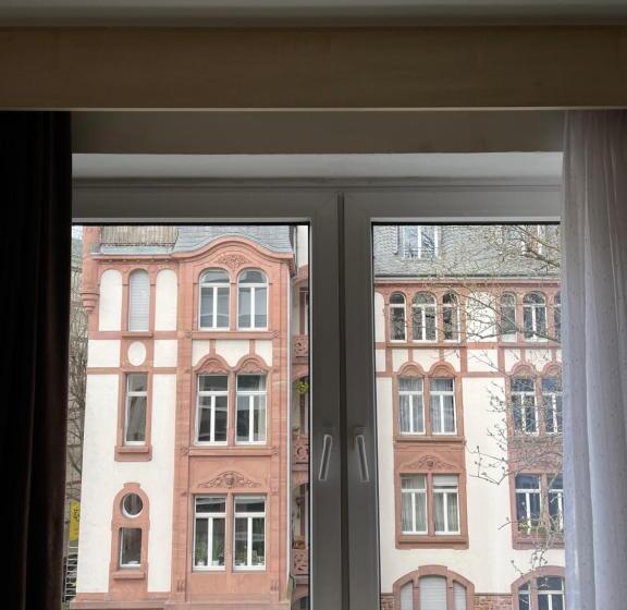 هتل Mondial Comfort   Frankfurt City Centre