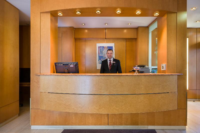 هتل Plaza Inn Rieker Stuttgart Hauptbahnhof