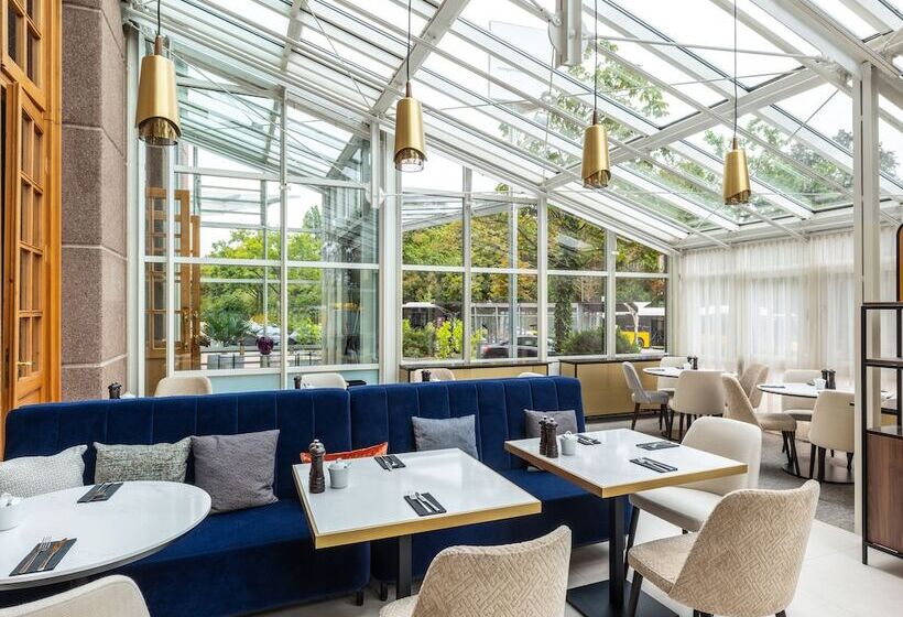 هتل Pullman Stuttgart Fontana
