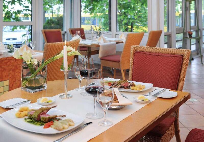 هتل Pullman Stuttgart Fontana