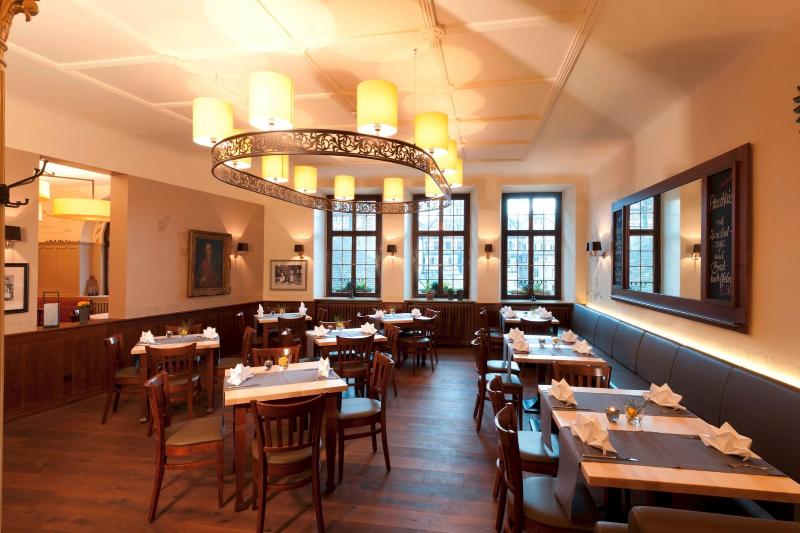 Stadt Gut Hotel Gasthof Goldener Adler