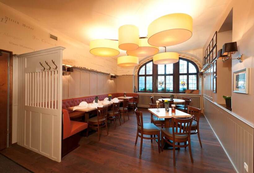 Stadt Gut Hotel Gasthof Goldener Adler