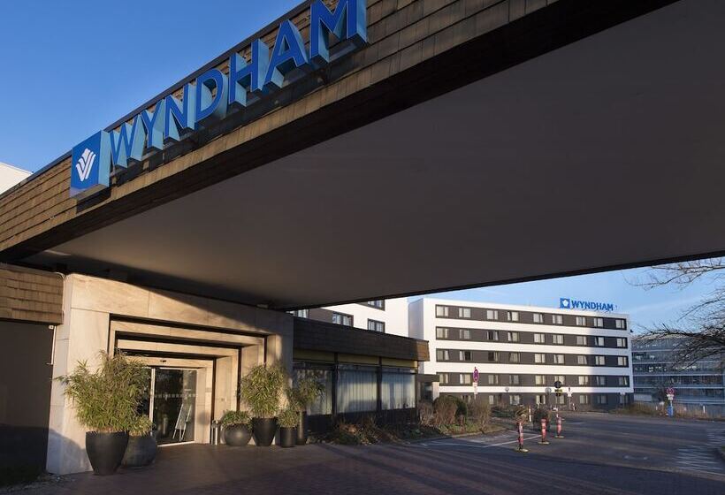 هتل Wyndham Stuttgart Airport Messe