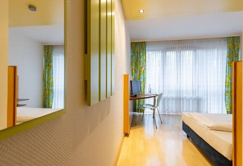 فندق على الطريق Baden Baden