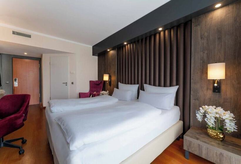 Plaza Premium Parkhotel Neu Ulm