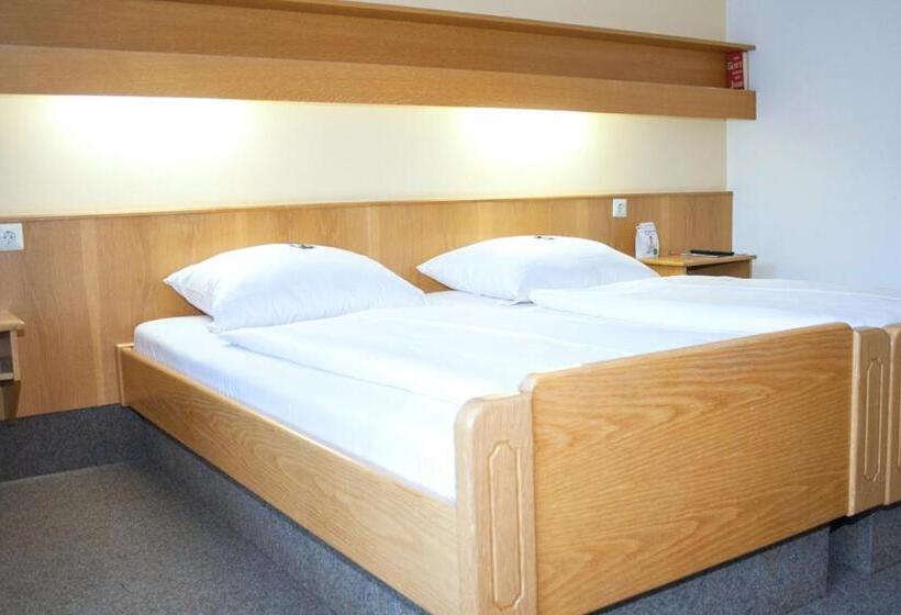 فندق Am Regenbogen