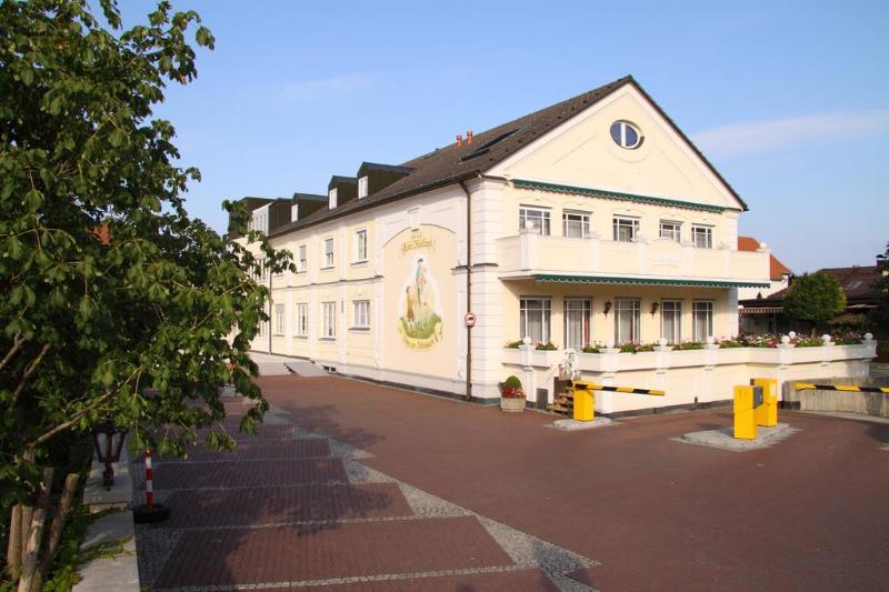 فندق Am Schlosspark Zum Kurfurst