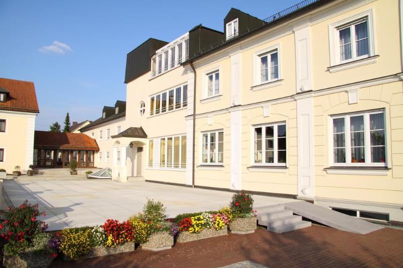 هتل Am Schlosspark Zum Kurfurst