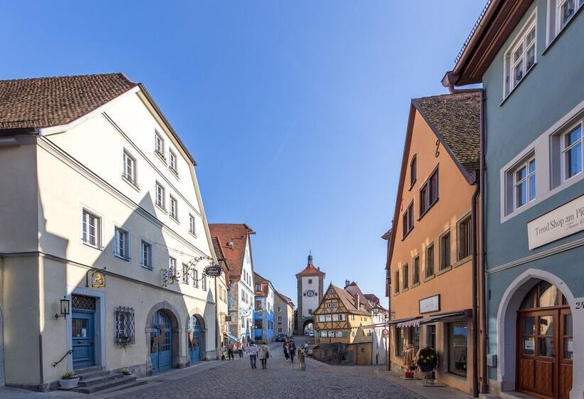 هتل Historik  Goldener Hirsch Rothenburg