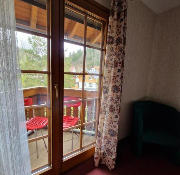 酒店 Hostel Zum Löwen