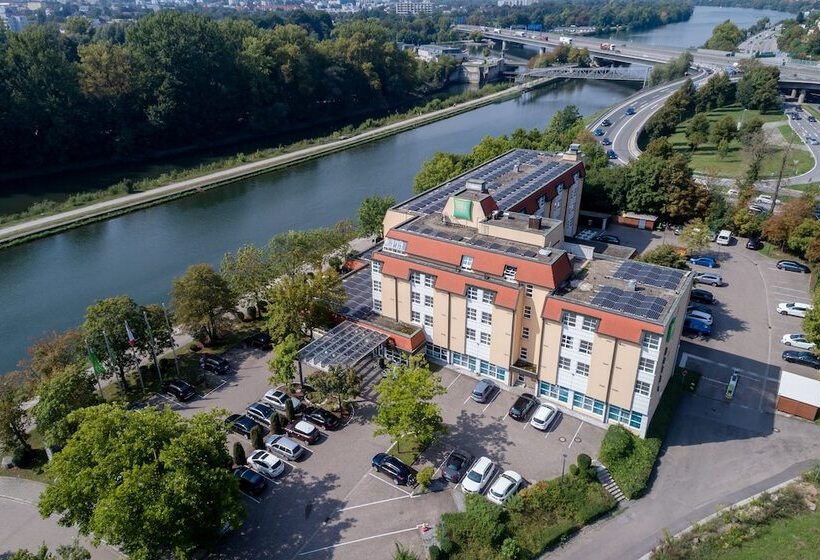 هتل Ibis Styles Regensburg