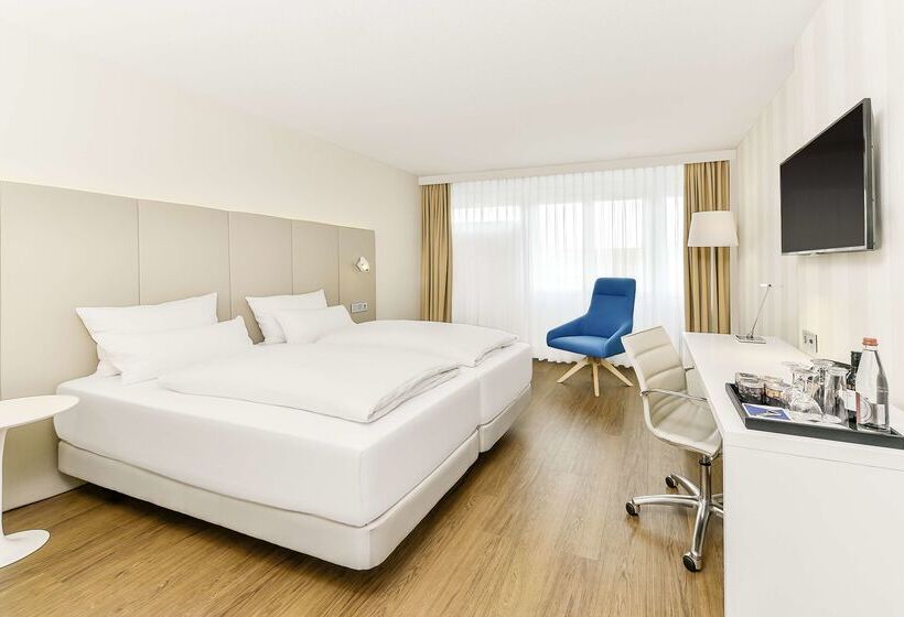 בית מלון כפרי NH Erlangen