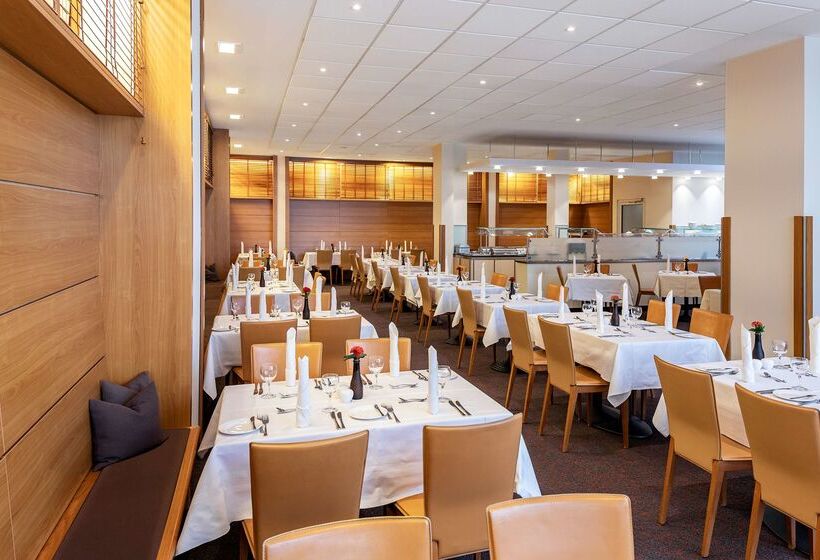 בית מלון כפרי NH Erlangen