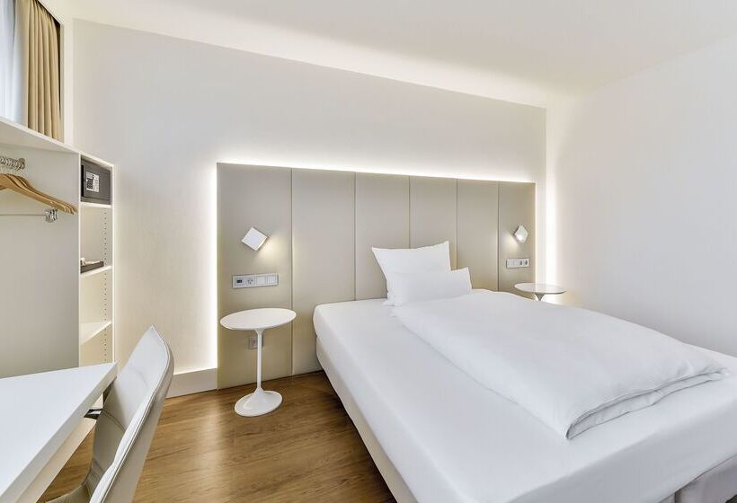 בית מלון כפרי NH Erlangen