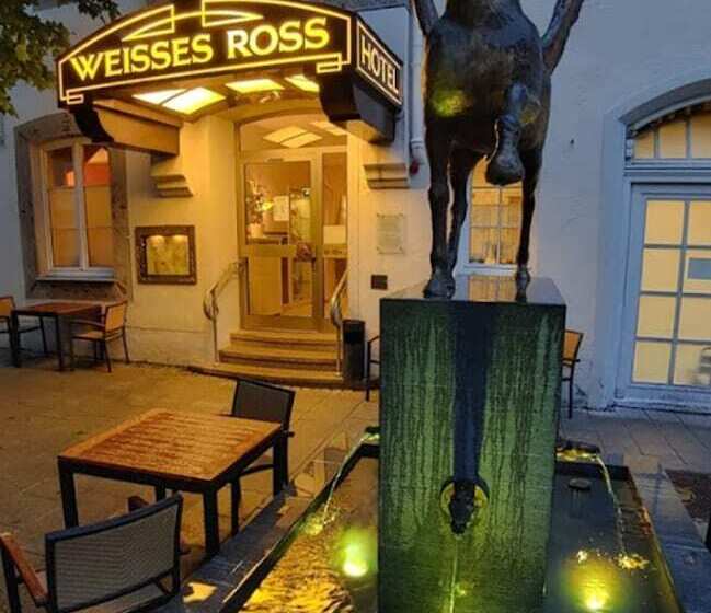 هتل Weisses Ross