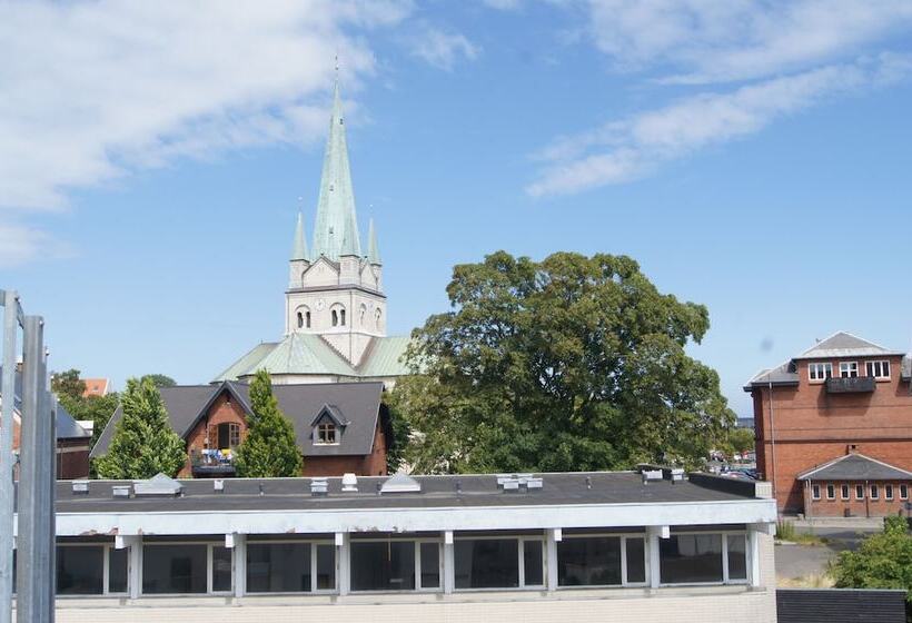 هتل Frederikshavn