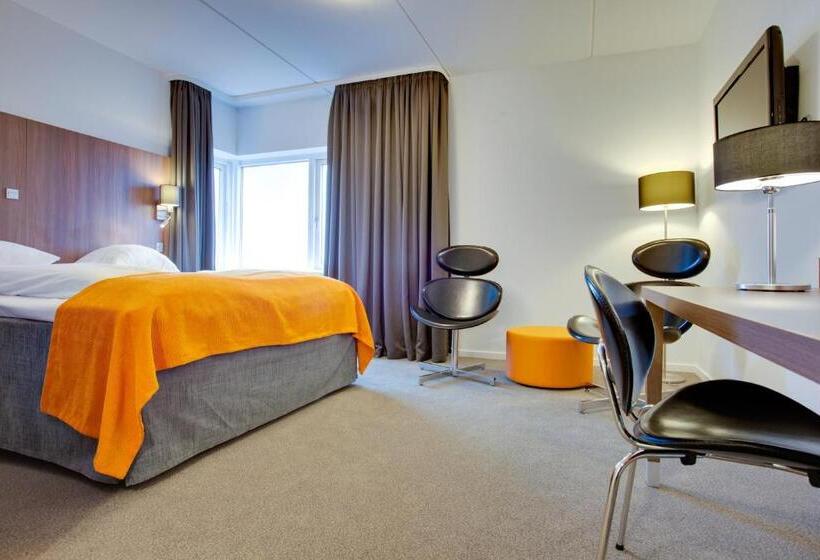 Fotos del hotel Park Inn By Radisson Copenhagen Airport:  2