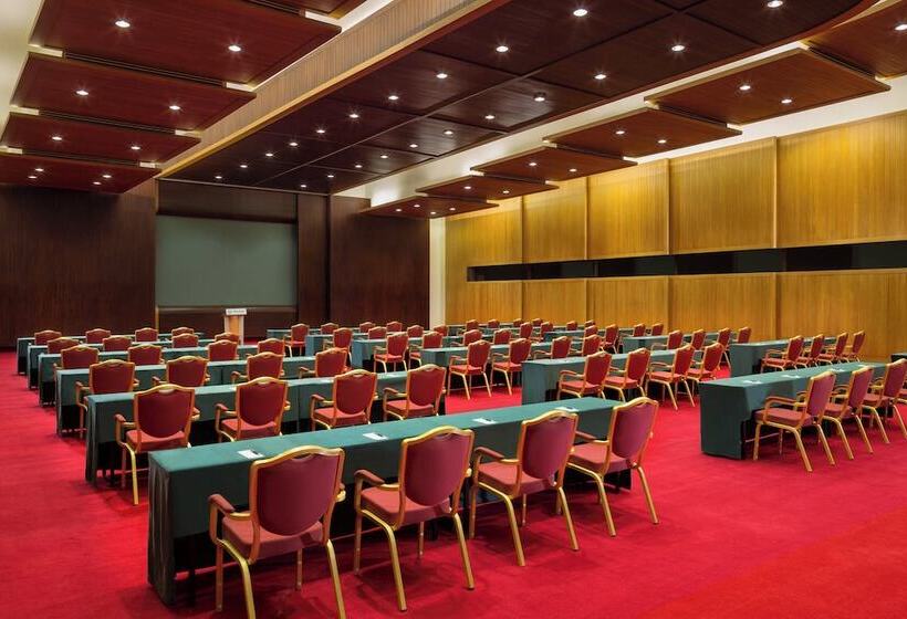 هتل Sheraton Grand Doha Resort & Convention