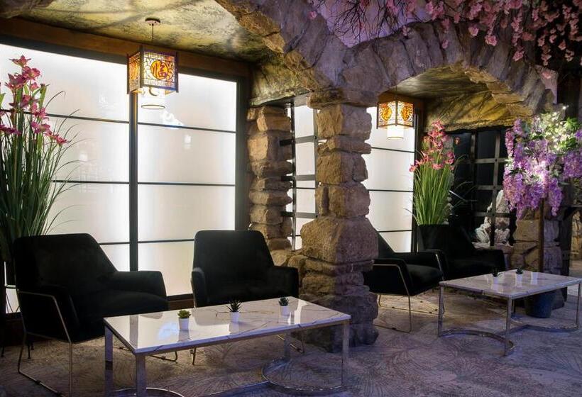 Holyrood Hotel   Leisure Centre & The Spa At Orchids