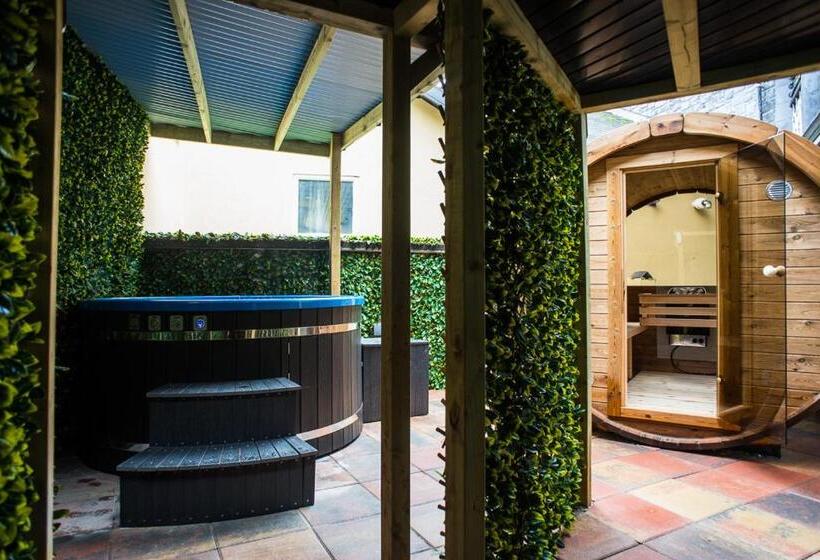 Holyrood Hotel   Leisure Centre & The Spa At Orchids