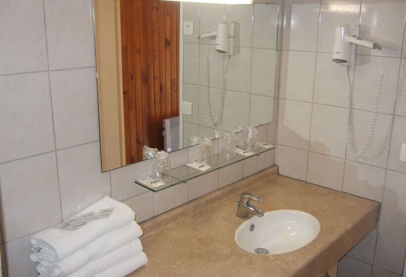 호텔 Auberge De L Orisse Et Iris Hostel