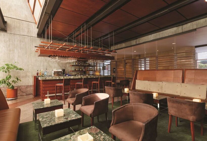 هتل Hilton Colon Quito