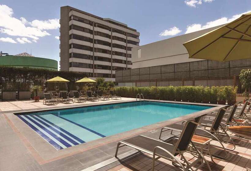هتل Hilton Colon Quito