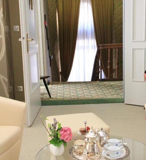 هتل Hostellerie Au Cygne