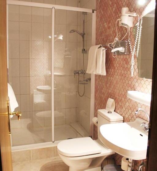 هتل Hostellerie Au Cygne