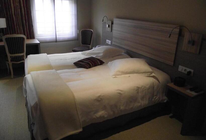 هتل Hostellerie Au Cygne