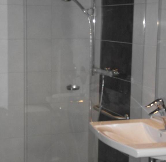 هتل Hostellerie Au Cygne