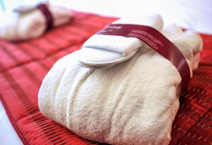 ホテル Hôtel Mercure Rouen Valdereuil