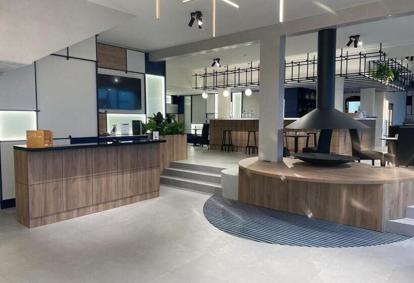 ホテル Hôtel Mercure Rouen Valdereuil