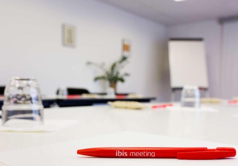 هتل Ibis Budget Montauban Les Chaumes