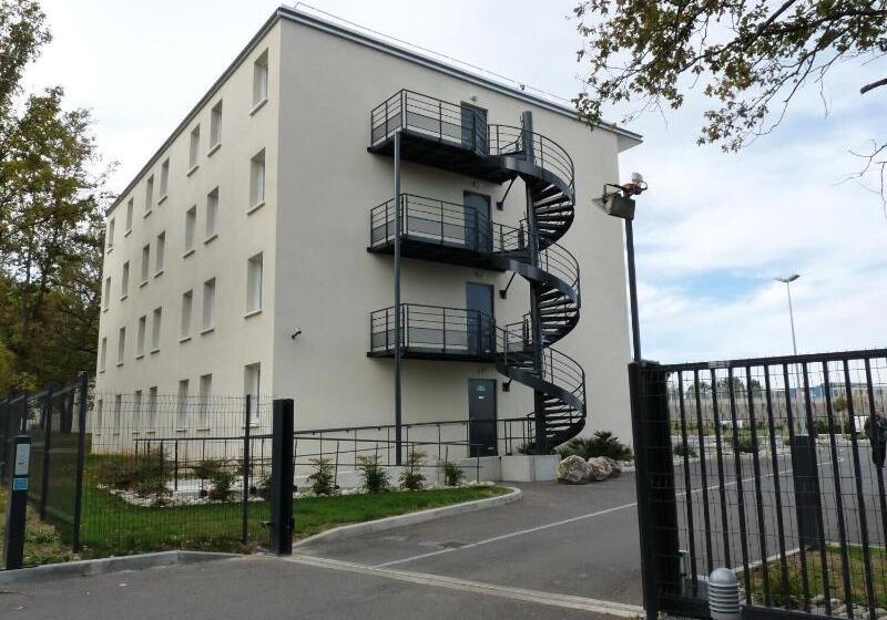 هتل Ibis Budget Montauban Les Chaumes