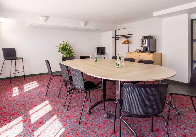 هتل Ibis Rochefort