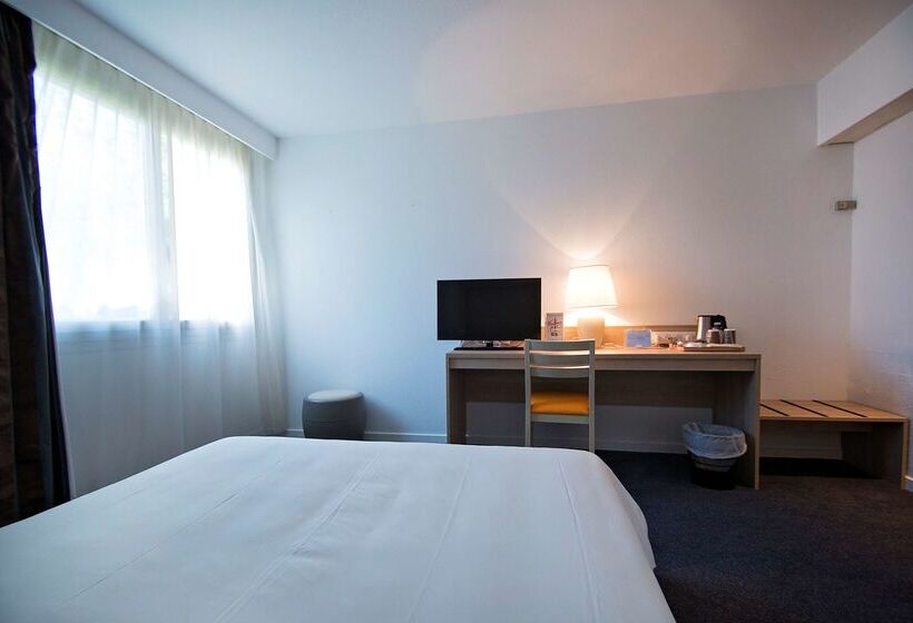 בית מלון כפרי Kyriad Nemours