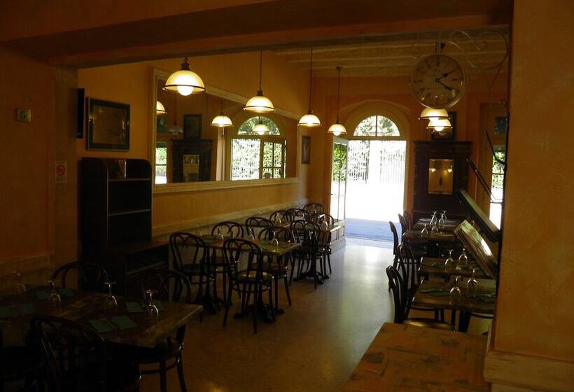 هتل Le Relais De Montignac