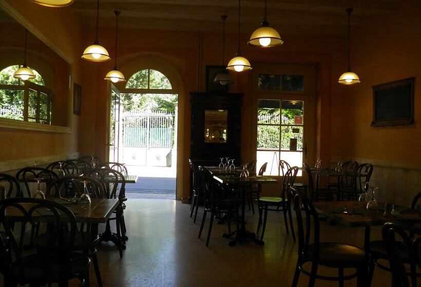 هتل Le Relais De Montignac
