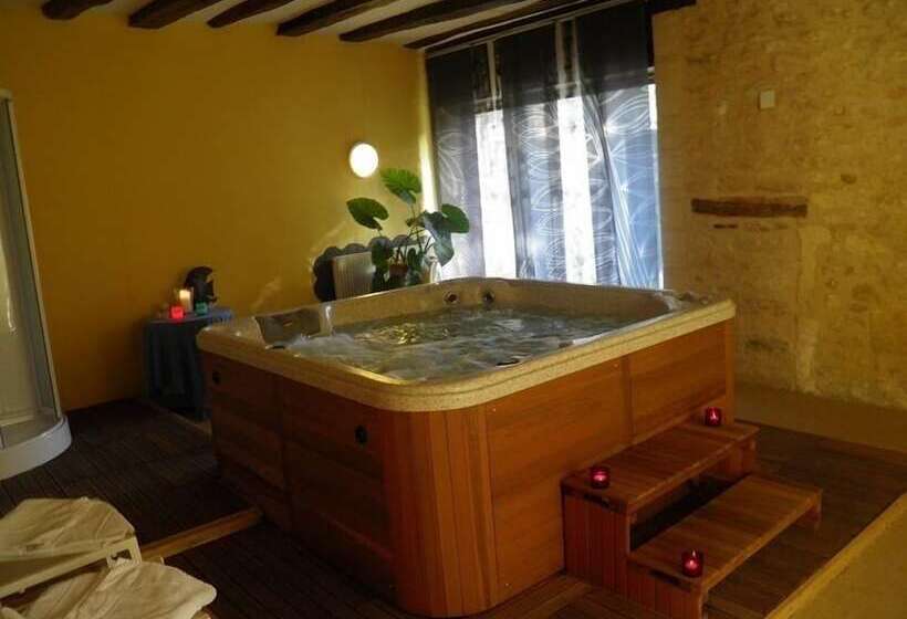 هتل Le Relais De Montignac
