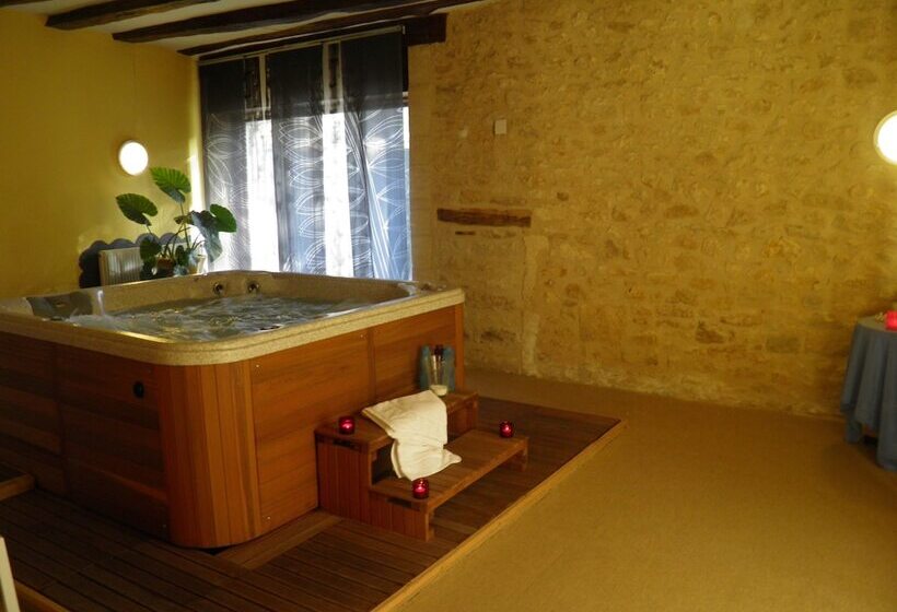 هتل Le Relais De Montignac