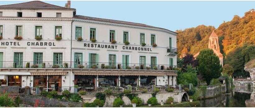 هتل Logis  Charbonnel