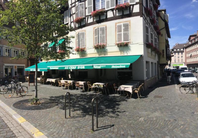 هتل Logis Hôtel Au Cerf d'Or