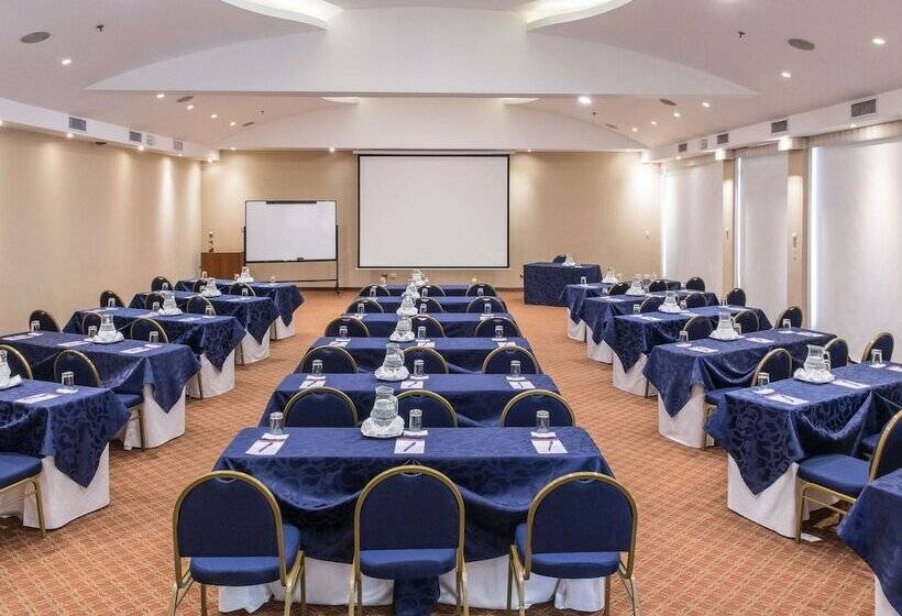 هتل Mercure Alameda Quito