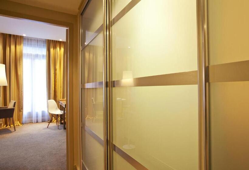 هتل B&b Home Brides Les Bains Les 3 Vallées