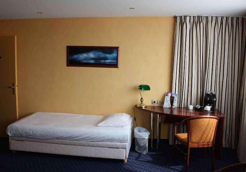 هتل Mercure Vannes Le Port