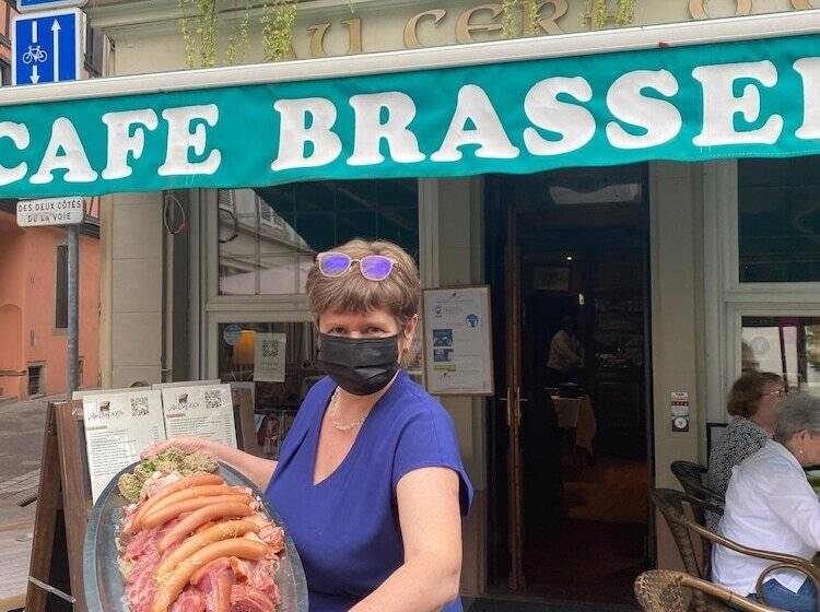 هتل Logis Hôtel Au Cerf d'Or