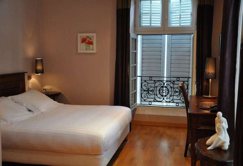 Отель The Originals City, Hôtel la Reine Jeanne, Orthez