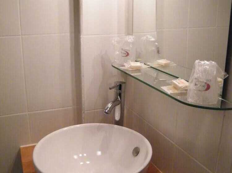 فندق Balzac Hôtel
