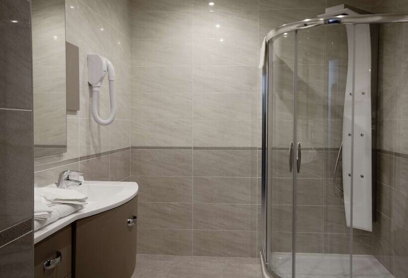 Brit Hotel De Grignan Vichy